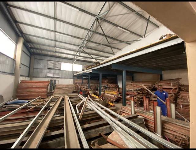 384M² WAREHOUSE TO LET IN BRIARDENE